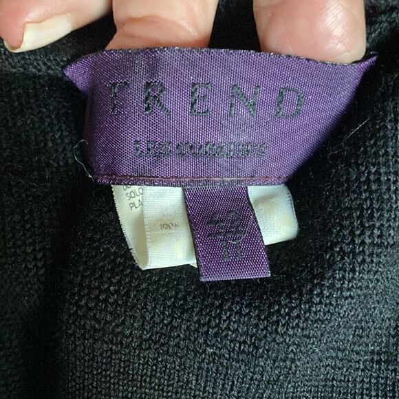 Trend Les Copains Black Wool Turtleneck Sweater with Button Detail. Size 42/6. - Picture 6 of 9